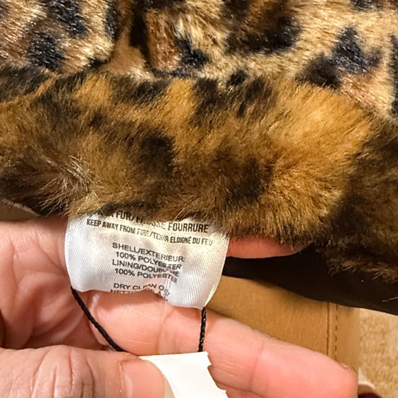 Leopard Print Faux Fur Scarf - Picture 6 of 6